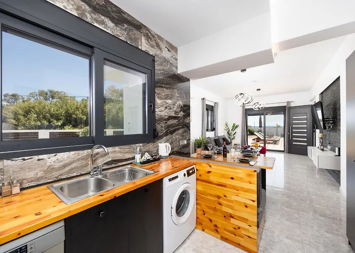 Willa Elysian Afandu